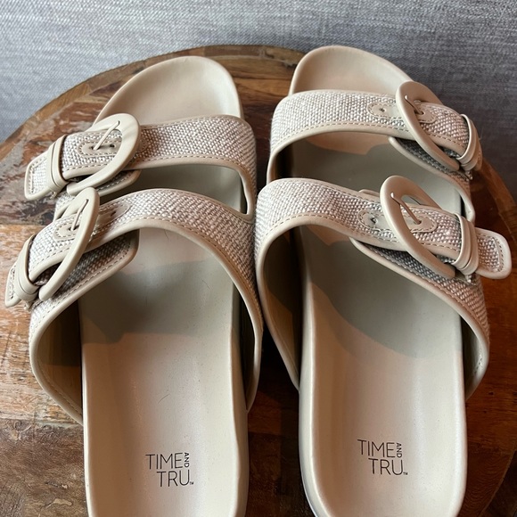 Sandals - Picture 5 of 5